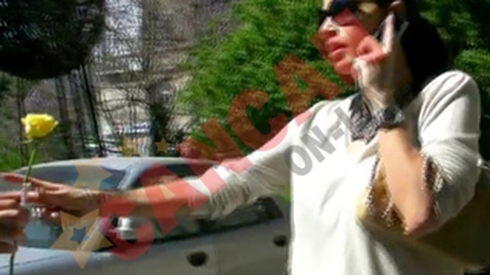 Andreea Raicu are nevoie din nou de o vacanta!  Nici macar o floare nu o mai multumeste