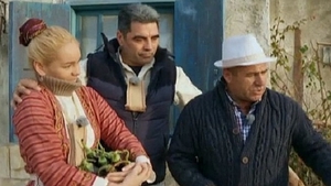 Înainte de finala de la ”Ferma vedetelor”, CANCAN.ro a filmat-o pe Maria Constantin neagră de supărare. Are probleme în căsnicie? Persoane din anturajul blondei vorbesc despre neînţelegerile care au apărut în ultima vreme între ea şi Marcel Toader