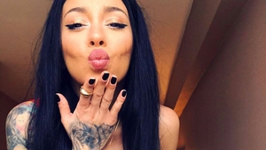 Cel mai nou tatuaj pe care şi l-a făcut Ruby. Ce zonă ”sensibilă” a ales!