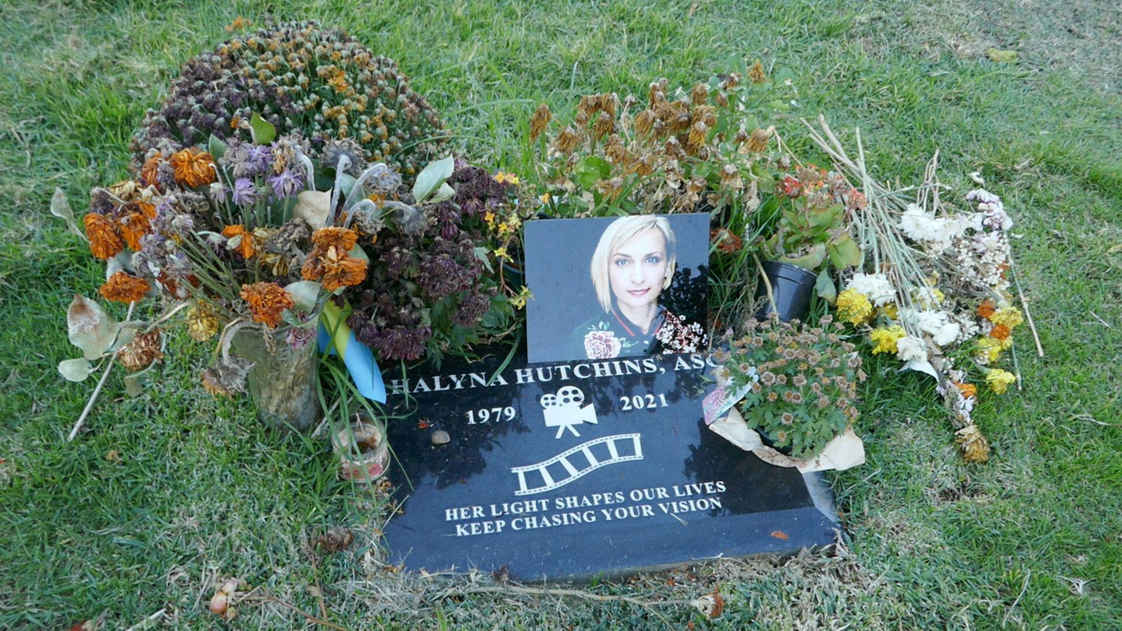 Mormântul Halynei Hutchins în Garden of Legends la cimitirul Hollywood Forever pe 14 noiembrie 2024 în Los Angeles, California. Foto: Profimedia