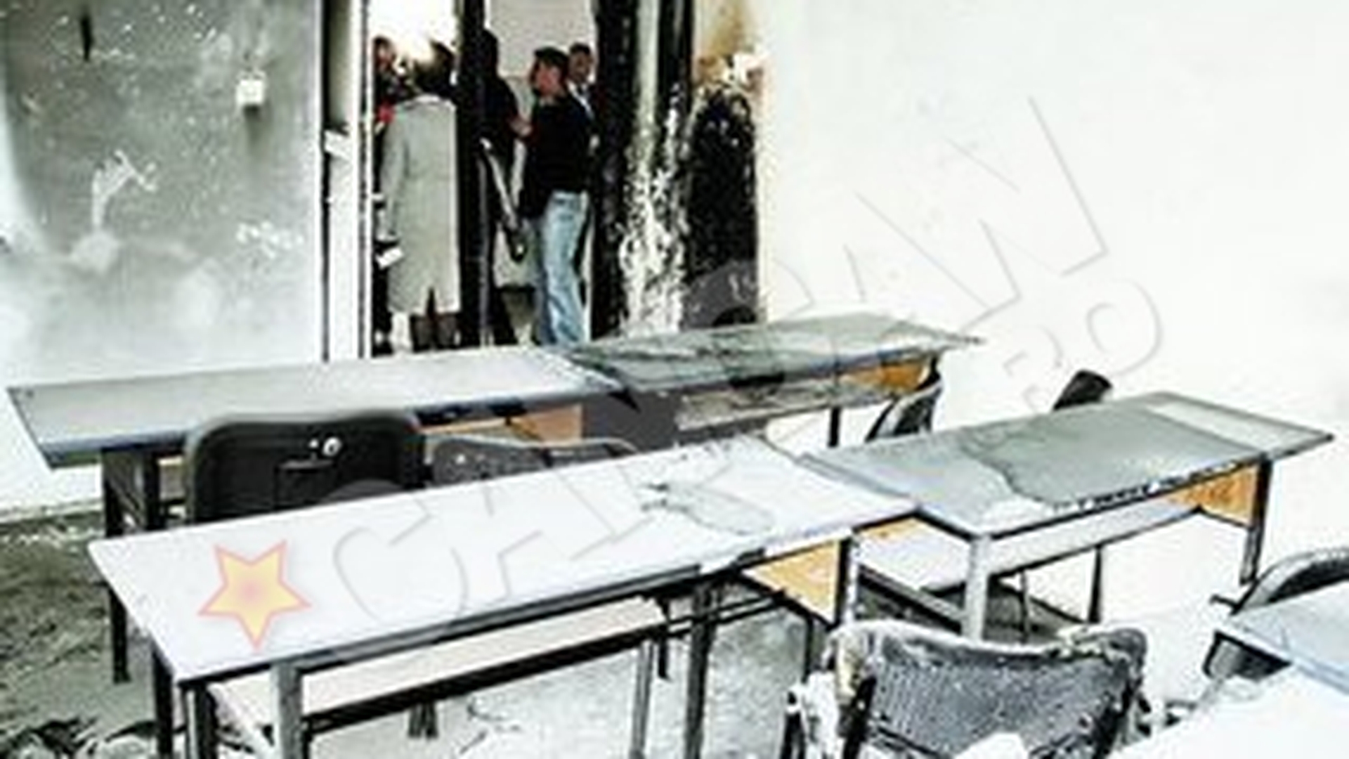 Evacuati din cauza unui muc de tigara!