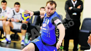 Handbalistul Marius Stavrositu nu se satura de distractie! A mers la reunire direct din discoteca