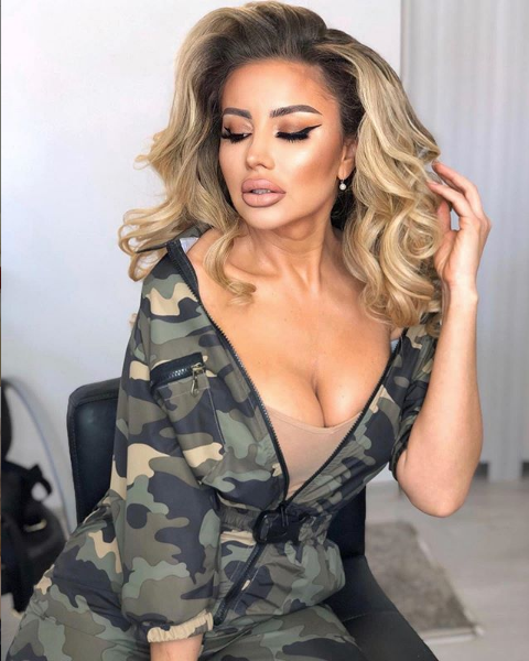 Roxana, una dintre cele mai apreciate vedete din showbiz