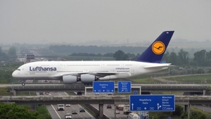 Alertă cu bombă! Un avion de pasageri a fost evacuat în stare de urgenţă 