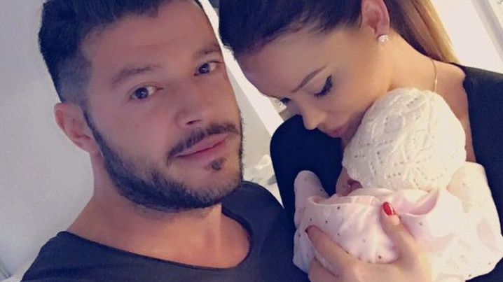 Cea mai emoţionantă fotografie de până acum cu BIANCA DRĂGUŞANU şi VICTOR SLAV, alături  de micuţa SOFIA: „Suflet pur şi frumos...“