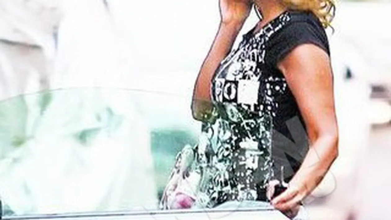 Fiecare cu treaba ei! Gyorfi cu banii, bona cu fetita