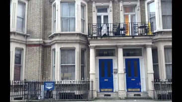 Ireal! Trebuie să plătești peste 6500 de lei ca să stai în această garsonieră. Patul e în bucătărie, chiar deasupra aragazului și frigiderului