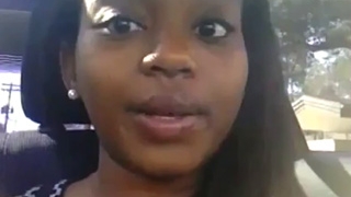 Video de dat pe Facebook! Ce poate face gagica asta cu limba nu ai vazut nici in filmele cele mai porno - Imagineaza-ti cum e sa te sarute pe fast-forward