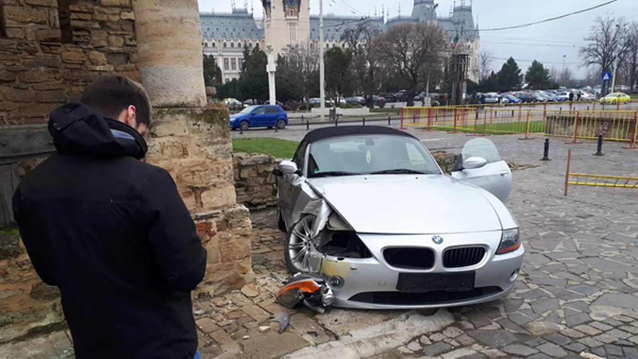 Acest bărbat din Vaslui a făcut accident cu BMW- ul! Motivul pentru care şi-a ascuns plãcuţele cu numãrul de înmatriculare