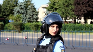 Jandarmerița Ștefania, bătută în timpul protestelor din 10 august, dă în judecată Jandarmeria Română. Care este motivul