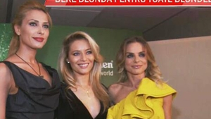 Bere blondă pentru blonde! Uite cum s-au îmbrăcat cele mai sexy blondine mondene la sărbătorirea a 140 de ani de Heineken!