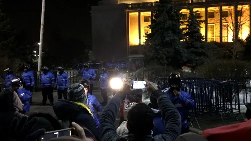Dosare penale după bătălia din Piata Victoriei. Jandarmi şi manifestanti raniti