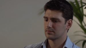 Tânărul Sebastian în pandemie. “Alo? Vezi că mama e conspiraționistă anti-COVID și are 40.000 de followers pe Youtube”
