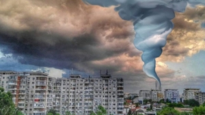 AccuWeather anunță tornadă în București
