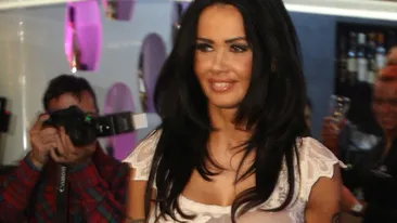 Prima aparitie in public a Oanei Zavoranu dupa ce si-a pus silicoane! Cat de sexy e bruneta acum