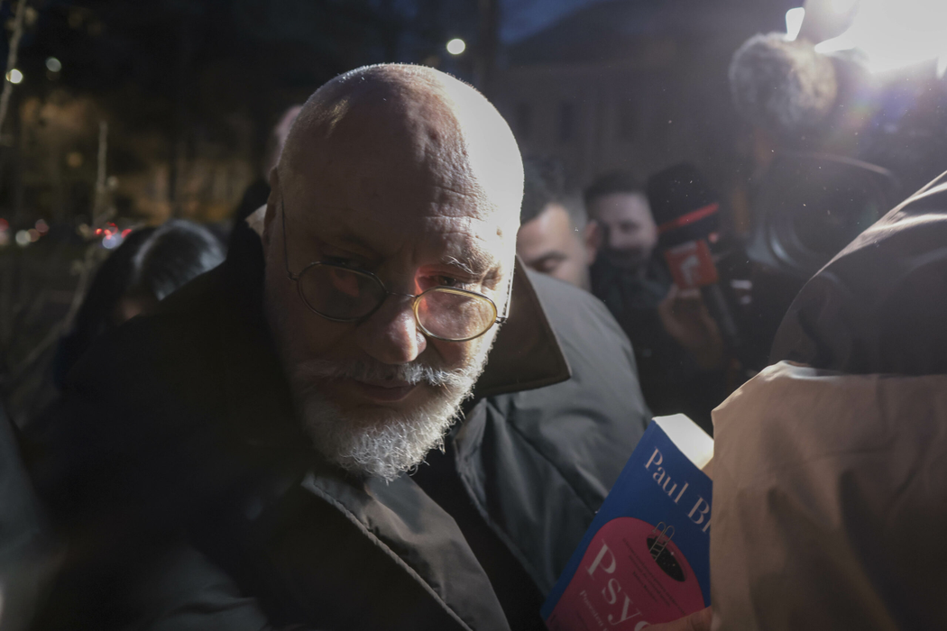 Una dintre victimele lui Cristian Andrei, marcată de experiența trăită în cabinet: ”M-am dus să plâng pe o bancă”
