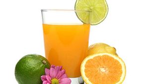 5 bauturi care-ti iau durerile cu mana. Sucuri naturale vindecatoare