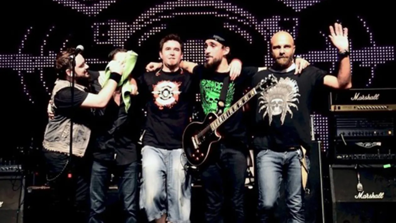 Momente emotionante pe aeroport! Una dintre victimele din Colectiv s-a intors in tara!