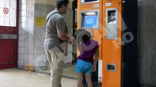 Cartelele de metrou se vand la automate speciale