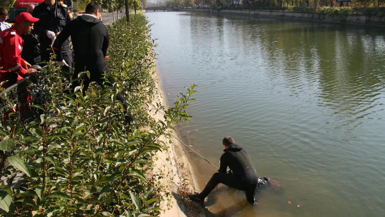 Toată lumea e şocată! Nu o să-ţi vină să crezi al cui este cadavrul găsit în râul Dâmboviţa: Nu se poate aşa ceva