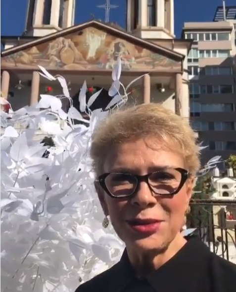 Bursucu și-a botezat aseară fetița! Cum s-a îmbrăcat Andreea, iubită prezentatorului de la Kanal D