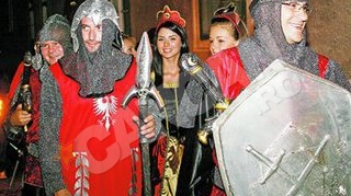 Serban Huidu, cavaler medieval cu ochelari