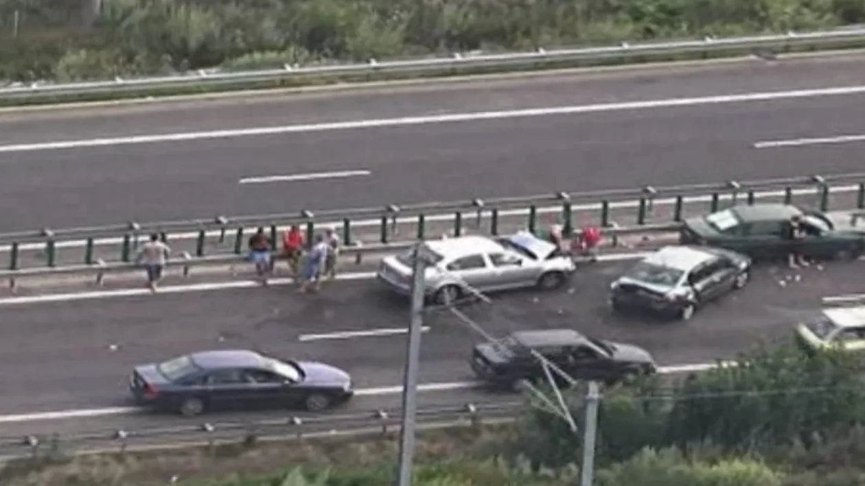 Accident grav in drum spre mare! O masina a luat foc, sapte persoane au fost grav ranite!