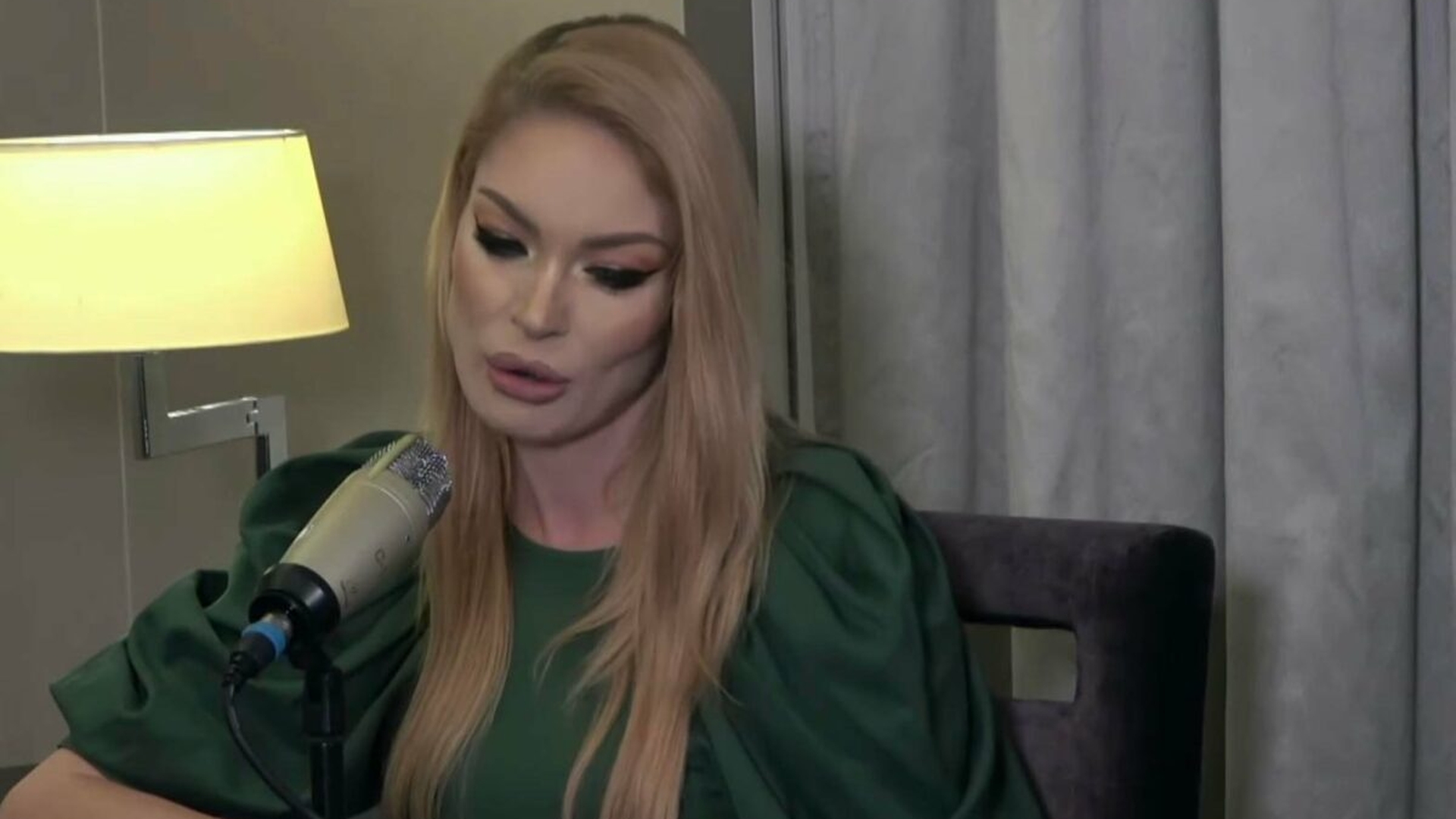 Valentina Pelinel a vorbit despre greutățile pe care le-a înfruntat când era mică: ”Nu a fost o copilărie ușoară”