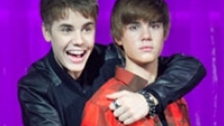 Justin Bieber are un frate geaman din ceara la Madame Tussauds