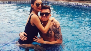 Andreea Tonciu a născut de curând dar...a îmbrăcat costumul de baie şi s-a dus la piscină! Cum arată bruneta!