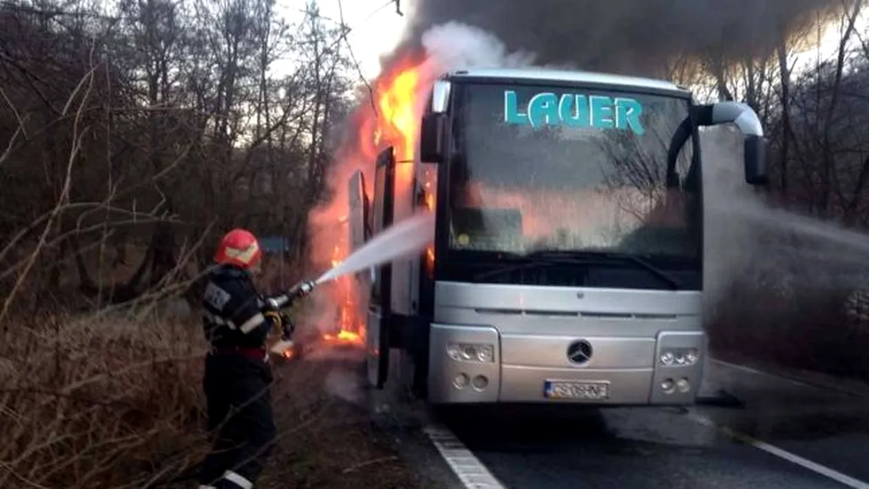 Un autocar cu 42 de copii a luat foc! Ce s-a întâmplat cu elevii
