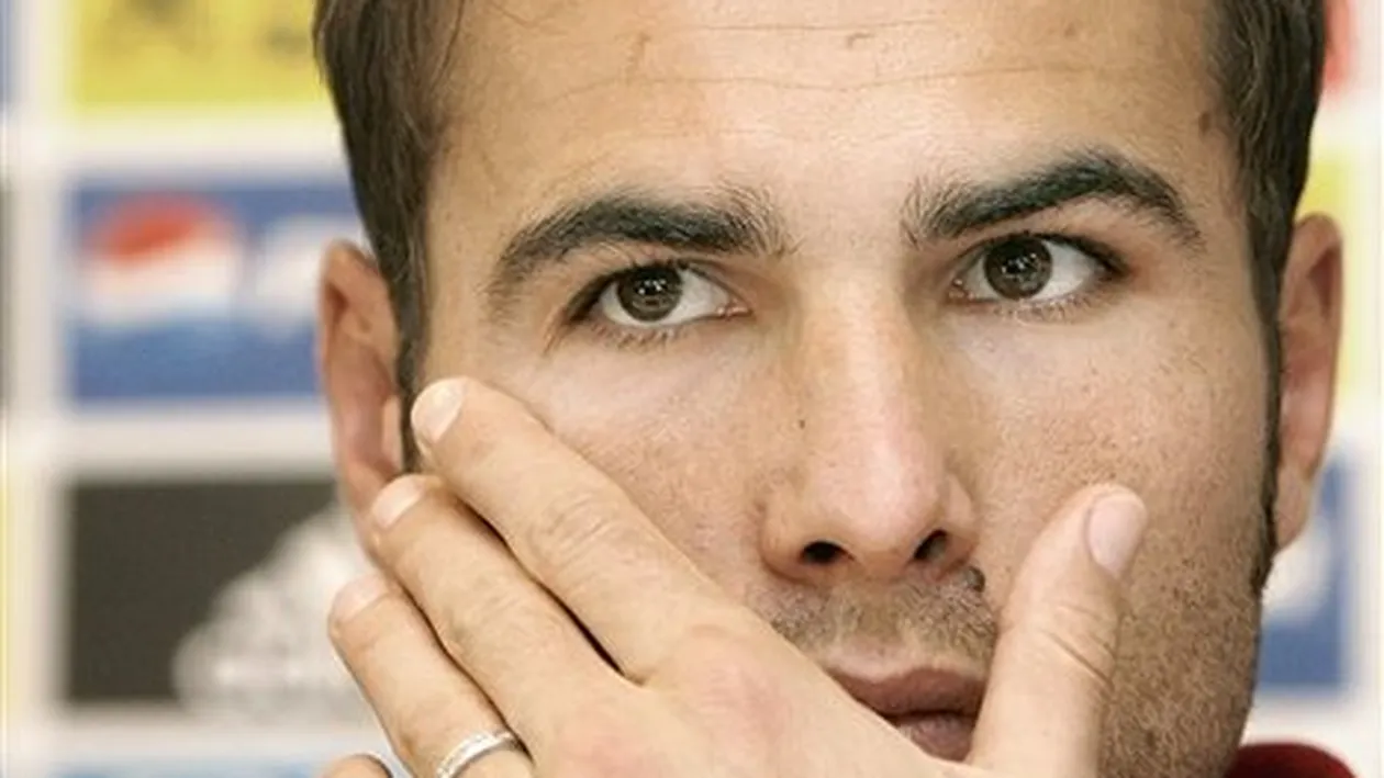 Cea mai emoţionantă fotografie! Vezi cum a fost pozat Adrian Mutu! Imaginea a făcut furori în mediul virtual