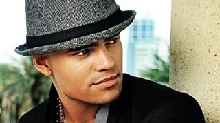Mohombi are pretentii culinare excentrice in Romania. A cerut sa manance "fufu" si "pondu"