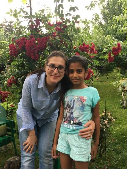 Primele declarații ale tatălui adoptiv al Sorinei, fetița luată cu mascații: „Când am văzut că e de etnie romă am zis: ‘Doamne, ce..'”