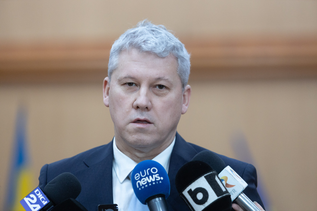 Catalin Predoiu, presedinte PNL si premier interimar, sustine o declaratie de presa, dupa ce si-a exercitat dreptul la vot, in cel de-al doilea tur de scrutin al alegerilor prezidentiale, in Bucuresti, duminica, 18 mai 2025. ALEXANDRA PANDREA/GMN/MEDIAFAX FOTO