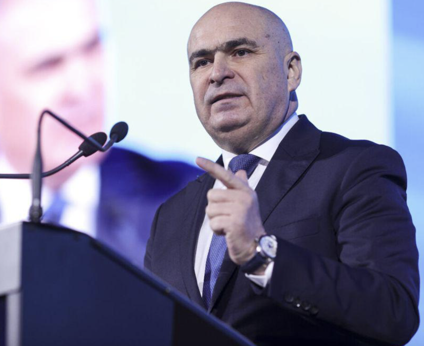 Cum arăta Ilie Bolojan în tinerețe? Imagini rare cu președintele interimar al României