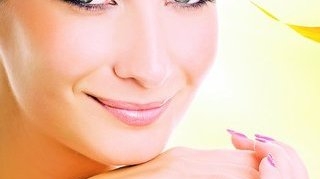 Straluceste in lumina soarelui. Ce tehnici de cosmetica si machiaj te ajuta sa ai un ten mai luminos
