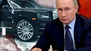 Cum arată limuzina lui Vladimir Putin. Buncărul pe patru roţi a costat 300 de milioane de dolari