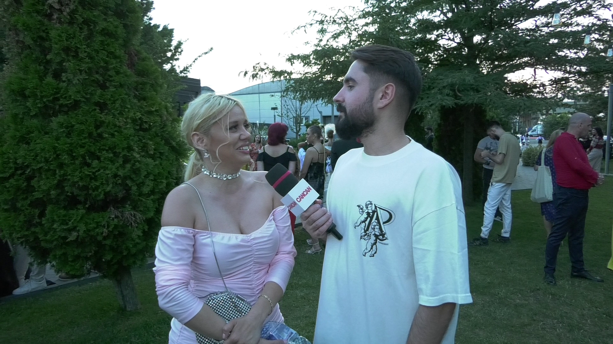 Vedeta de la Pro TV face declarații “sărite de pe fix” după ce a fost cerută în căsătorie. Așteaptă la nuntă pe toată lumea: “Îmi dezgrop și bunica!”