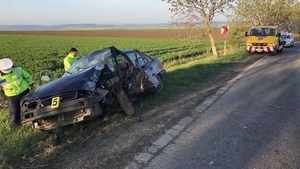 Accident cumplit! Copil de 14 ani, beat mort la volan!