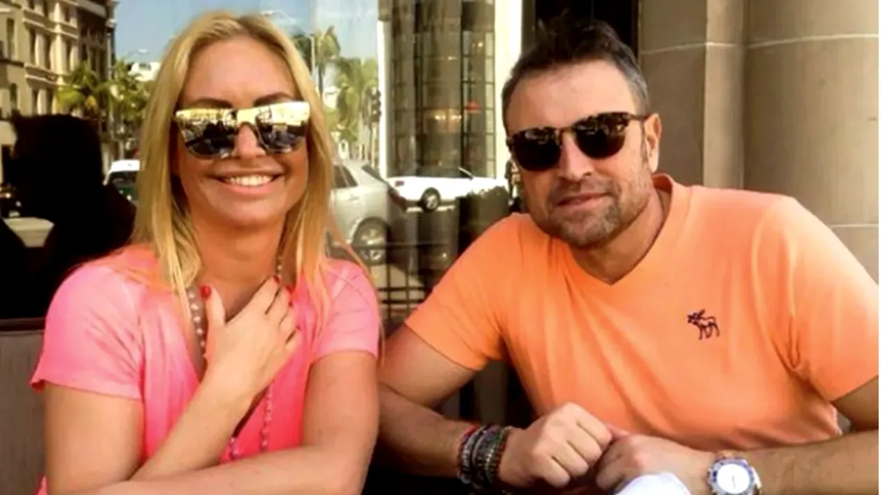 Cătălin Botezatu, sărut pasional cu Vica Blochina! Fanii au rămas mască când au văzut imaginea