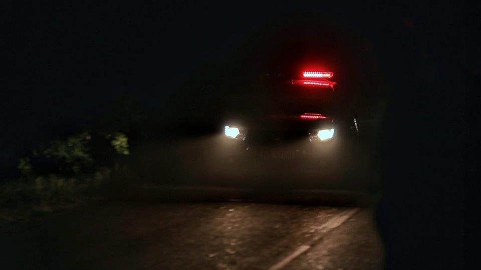 Tânăr din Iași, găsit cu venele tăiate în mașină, de către Poliție. Prietenul său i-a alertat pe agenți
