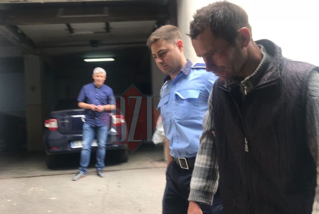 Un bărbat din Iași i-a tăiat stomacul fratelui și s-a făcut nevăzut: „Nu mai e om”