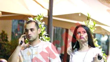 Of, ce mult vorbeste la telefon!