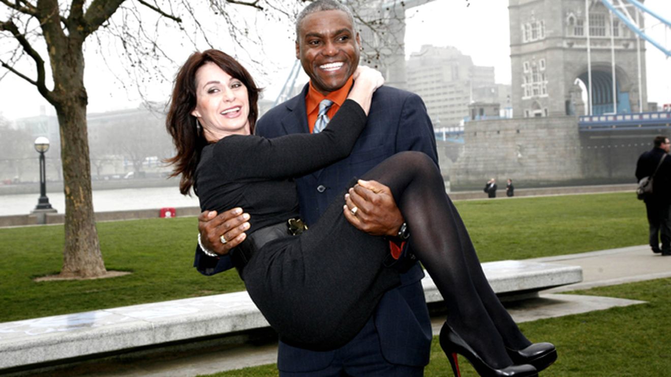 Nadia, in bratele lui lui Carl Lewis la Londra