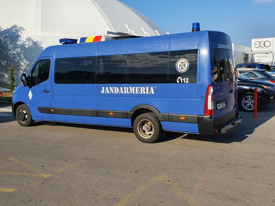 Bătaie ca în filme într-un celebru local din Mamaia Nord. Trei bărbați au ajuns la spital. VIDEO