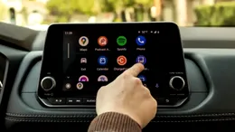 Clipurile video redate în mașină pe Android Auto, grație acestei alternative la YouTube