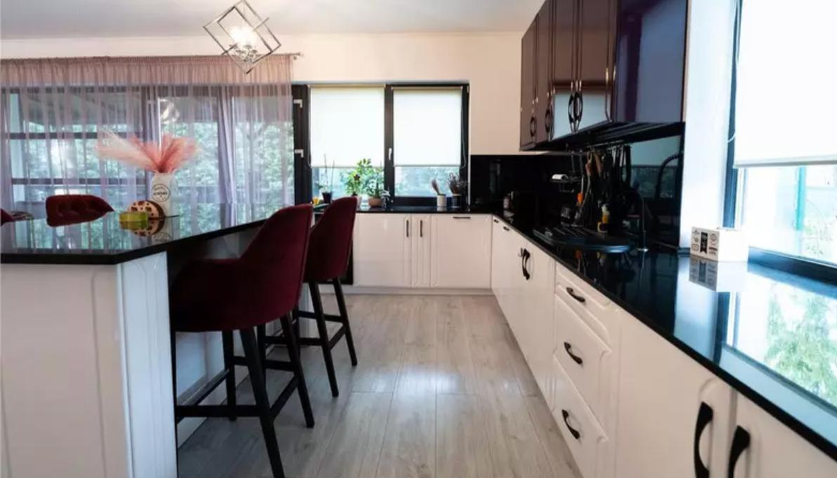 Cum arată vila de 600.000 de euro a lui Lucian Goian. Fostul fotbalist vrea să o vândă!