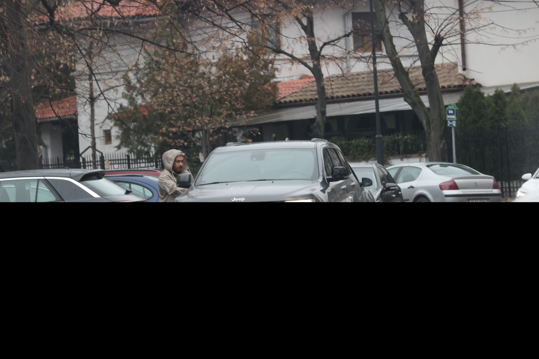 Alex Velea urcă în mașină, lângă Antonia / Sursă foto: CANCAN.RO