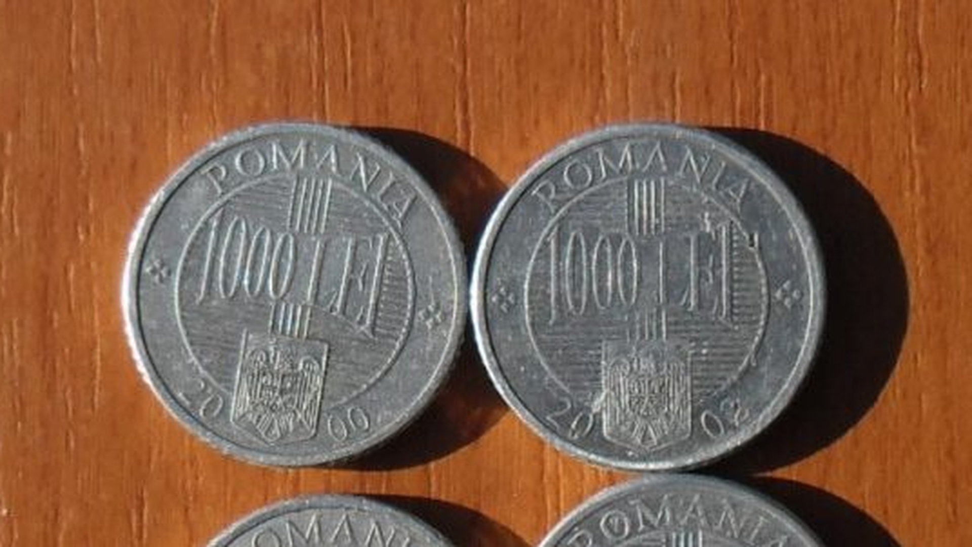 Tu mai ai așa ceva prin casă? Cu cât se vinde, în 2022, o monedă de 1000 de lei din 2003, cu chipul lui Constantin Brâncoveanu